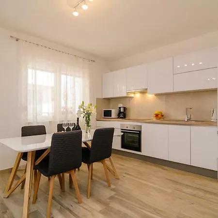 Filip Apartment *